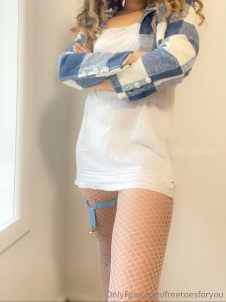 zierliche milf onlyfans exklusive kunst galerien