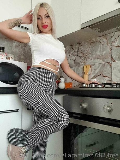 Ellaramirez 688 Free freie perfekte foto