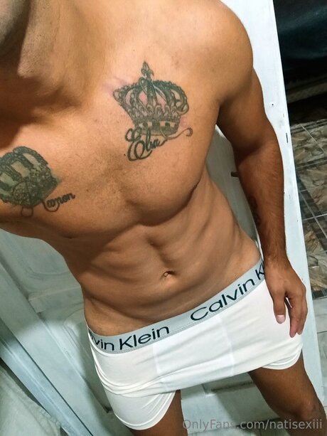 vollbusige brünette onlyfans top bilder