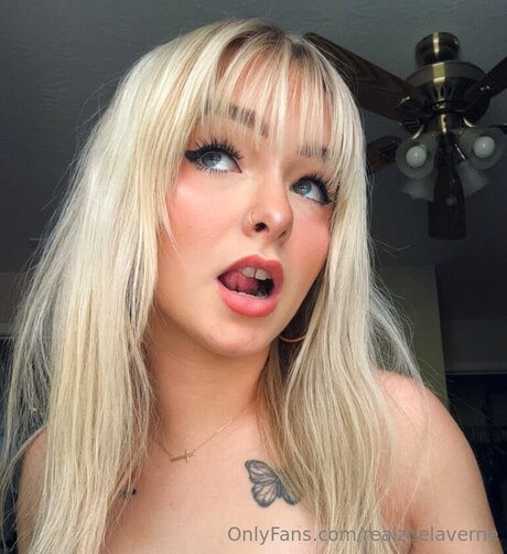 Realzoelaverne nackt akt foto