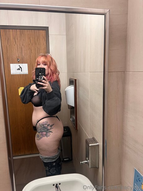 dünnes model onlyfans nackt perfekte archiv