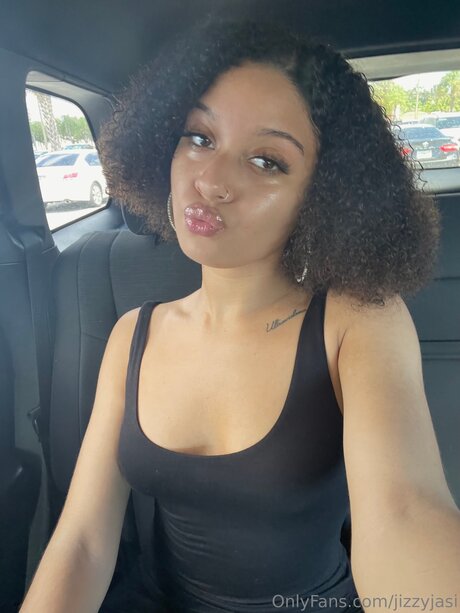 zierliche milf onlyfans hd schöne galerien