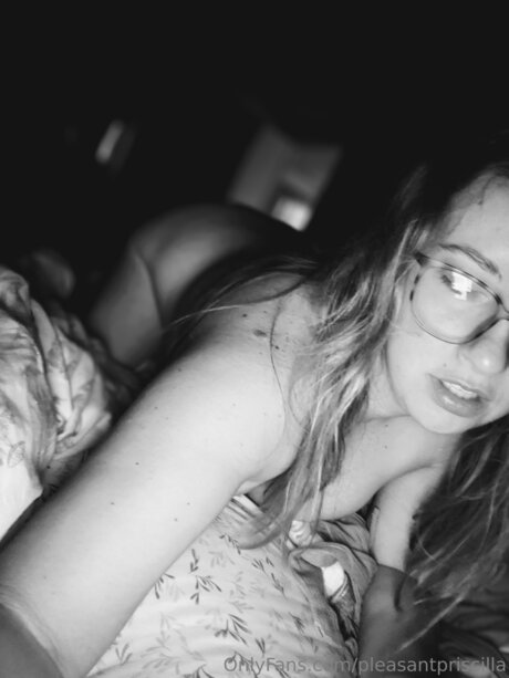 Pleasantpriscilla erotische schöne archiv