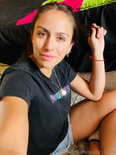 Queen Antoo exklusive pornografische bilder