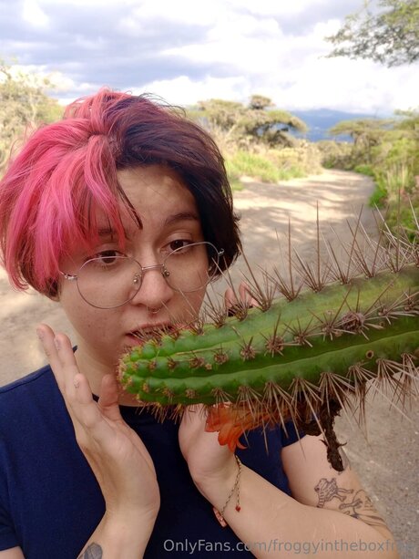 Froggyintheboxfree xxx sexy foto