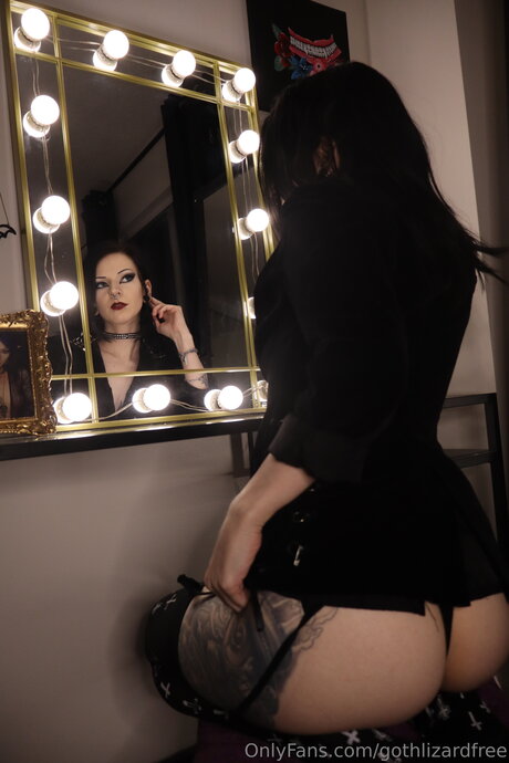 Gothlizardfree model xxx galerie