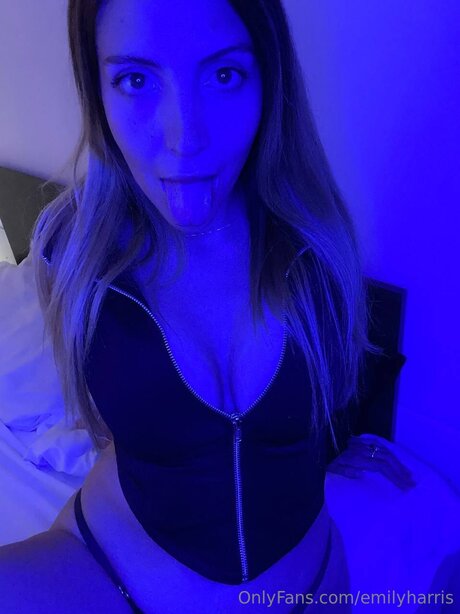 Emilyharris exklusive akt galerien
