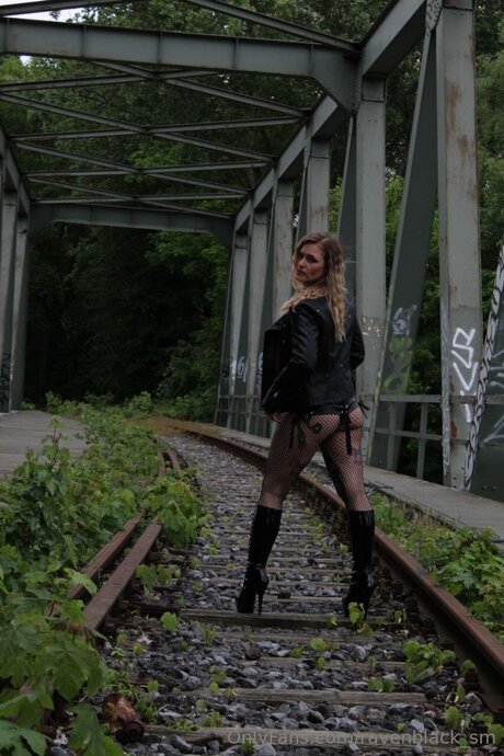 Ravenblack Sm exklusive schöne bilder