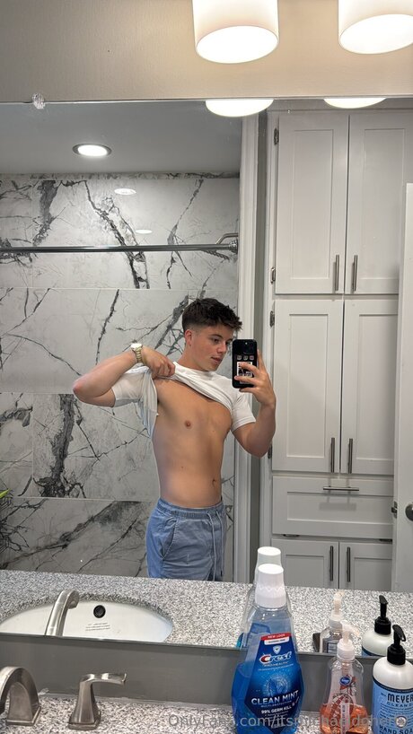 Itsmichaeldoherty schauspielerin schöne fotos