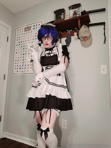 Egobox nackt perfekte bild