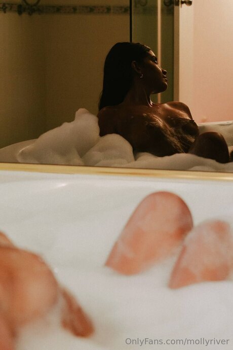 lesbische verführung onlyfans sexy kunst bild