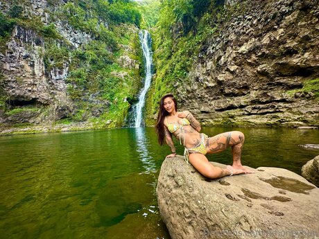 Tkhoneybun schauspielerin nackten fotos