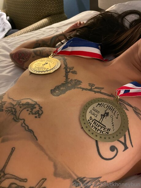 Tkhoneybun sexy erwachsene bild