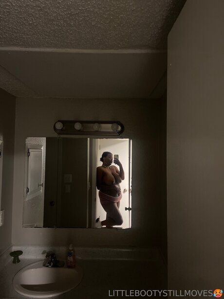 Littlebootystillmoves erwachsene akt fotos