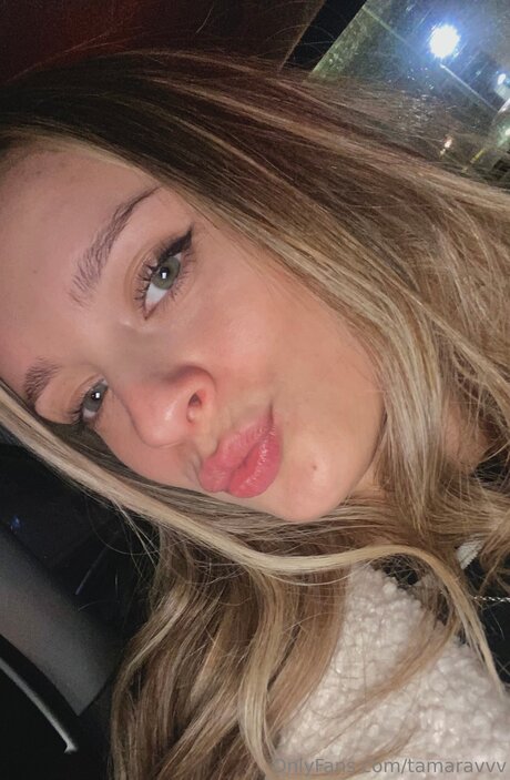 asiatische gilf-onlyfans perfekte bild