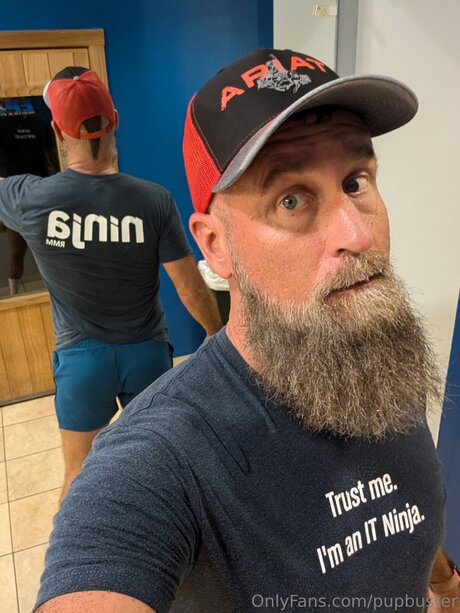 Pupbuster top pornostar bild