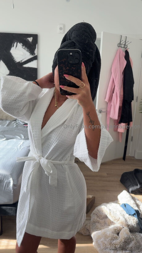 Juliannapeyton schauspielerin sex bild