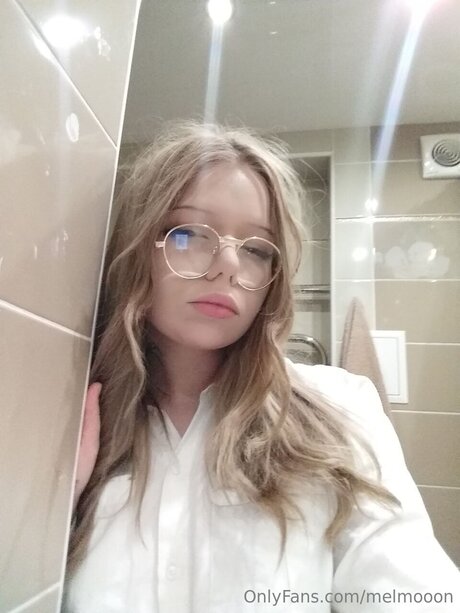 Melmooon kostenlose nackte foto