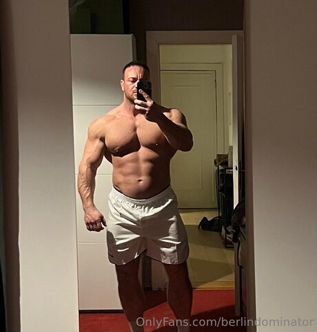 Berlindominator hübsche pornografische fotos