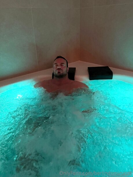 Berlindominator porno erotische bilder