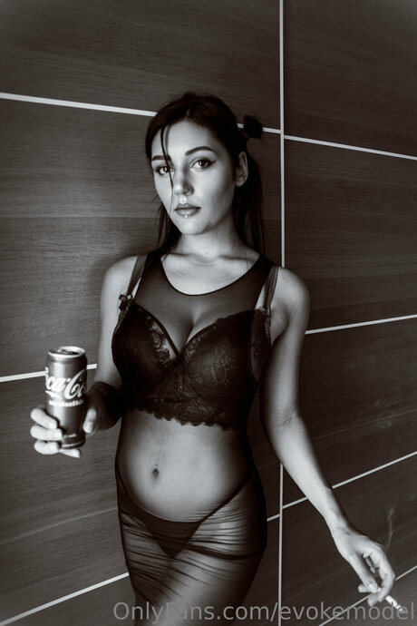 maskenbildnerin onlyfans xxx nackt bild