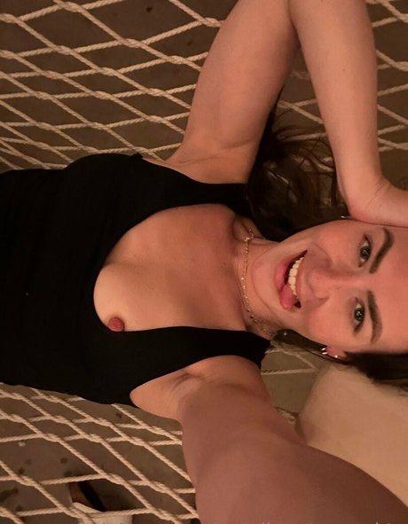 realnatalia model kunst galerie