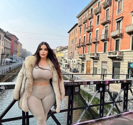 schwarze shemale-onlyfans heiße schöne archiv