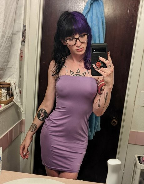 Violet Valentine freie akt archiv