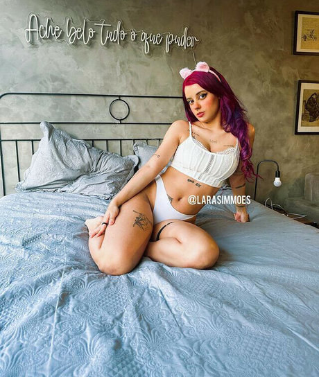 Lara Barroso erotische akt galerie