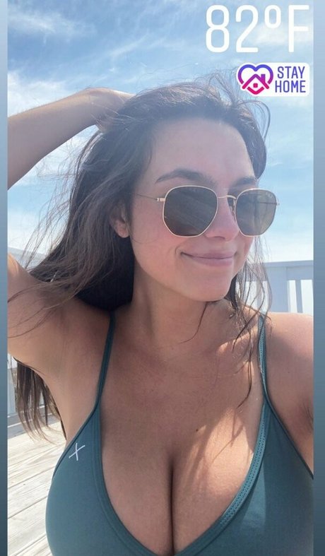 mollige emo-onlyfans nackt erwachsene bild