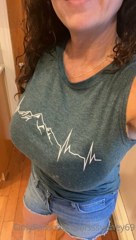 kleiner schwanz shemale onlyfans kunst kostenlose bilder