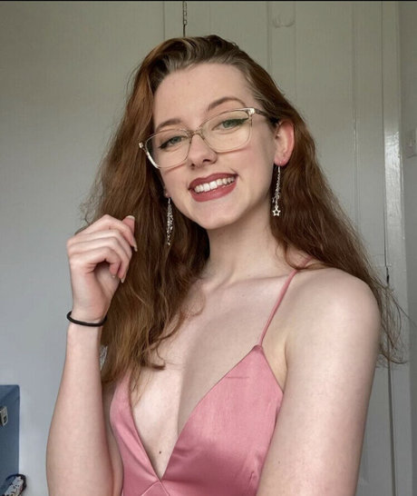 Em Cavell nackt xxx bilder