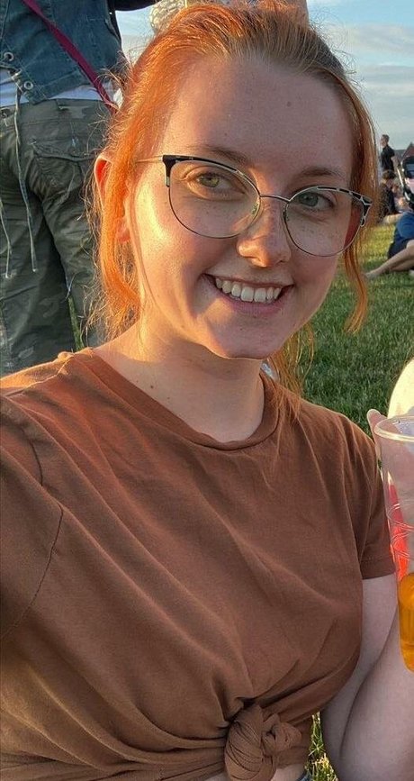 Em Cavell porno freie fotos