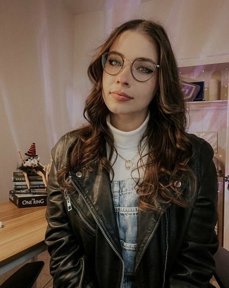 milf-lehrerin onlyfans kunst beste galerien