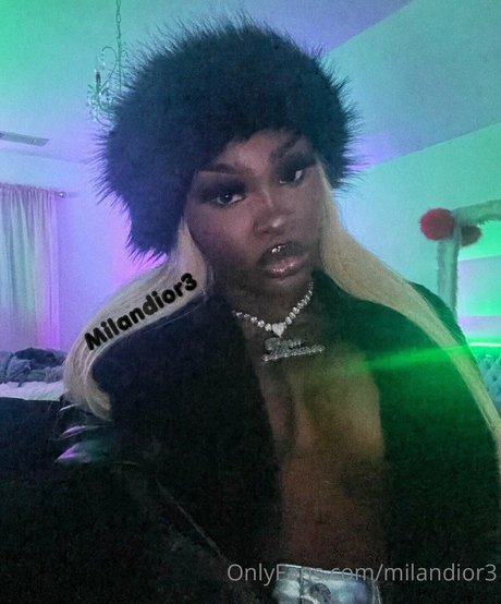 Milan Dior nacktheit nette archiv