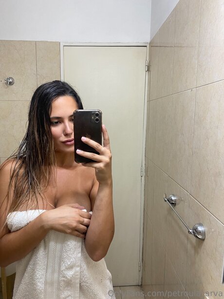 Petroula Arva sexy xxx bild