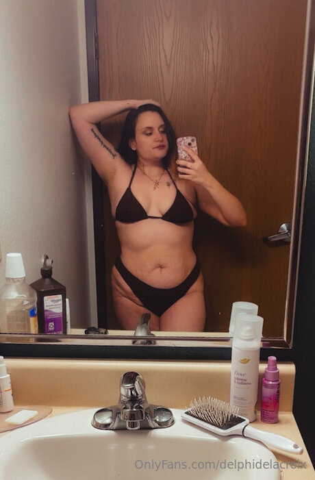 vollbusige brünette onlyfans freie erwachsene bilder