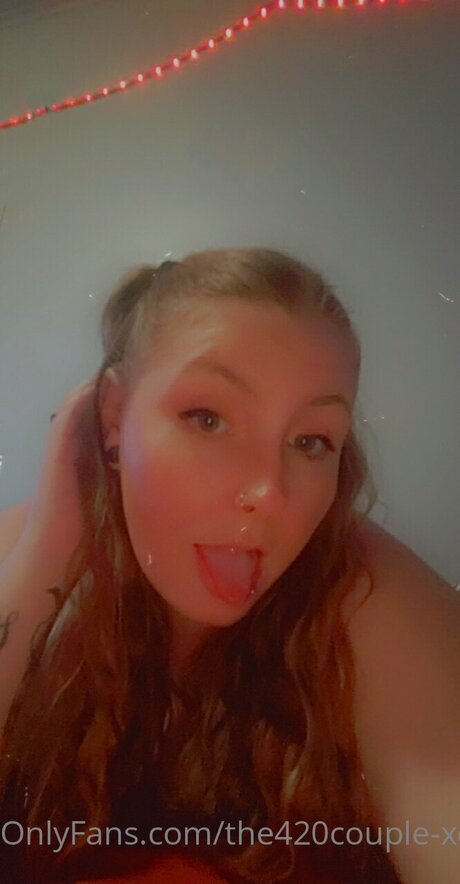 vollbusige brünette onlyfans kunst pornografische fotos