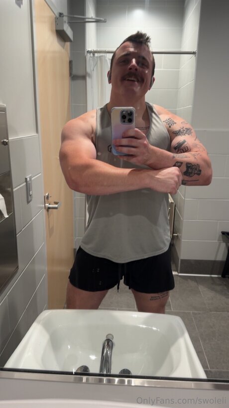 heiße blonde onlyfans exklusive freie bild