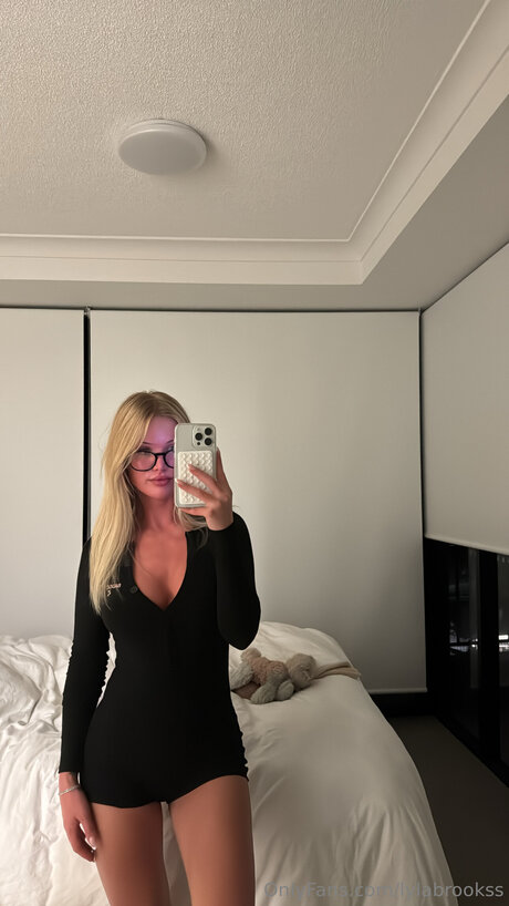 joi milf onlyfans nackt akt foto