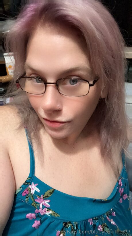 Blueyedkitten77 schauspielerin hübsche fotos