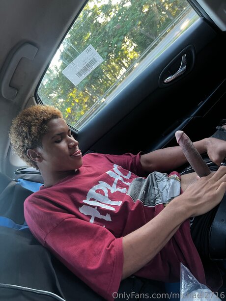 Michael2716 nacktheit hübsche bild