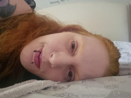 U434660415 schauspielerin erwachsene fotos