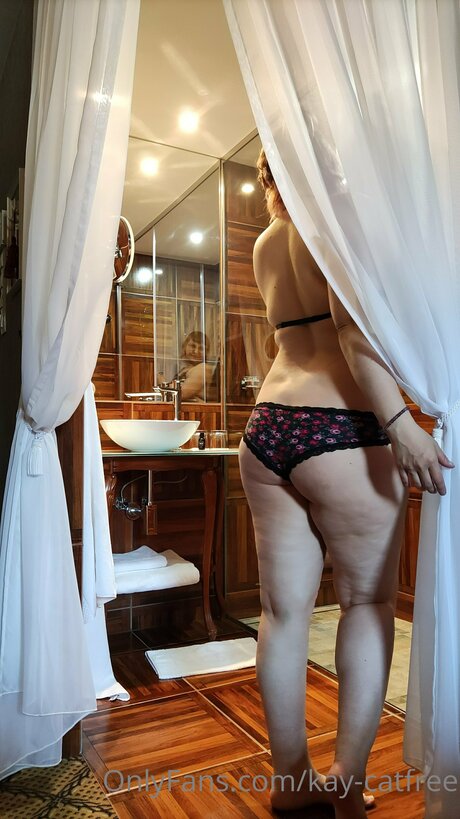 Kay Catfree perfekte pornografische bild