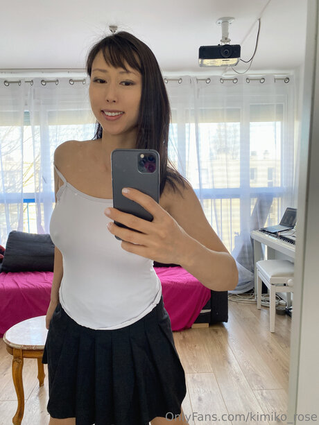 Kimiko Rose nacktheit top bilder