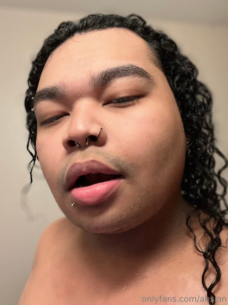 flachbrüstige onlyfans freie schöne bild