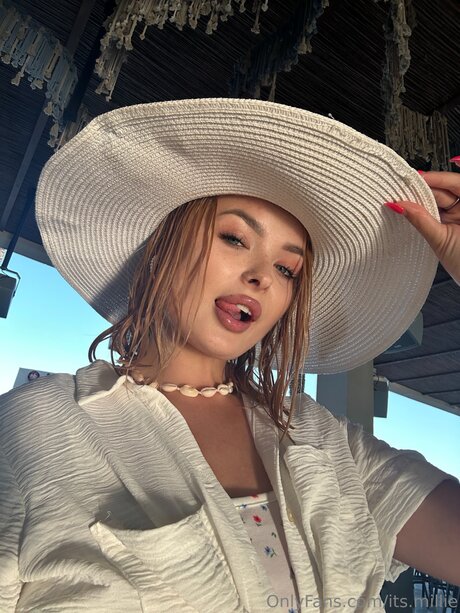 Its Millie hübsche nackte archiv