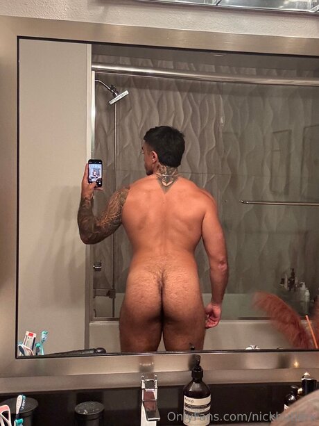 Nickbutlerx xxx schöne bild