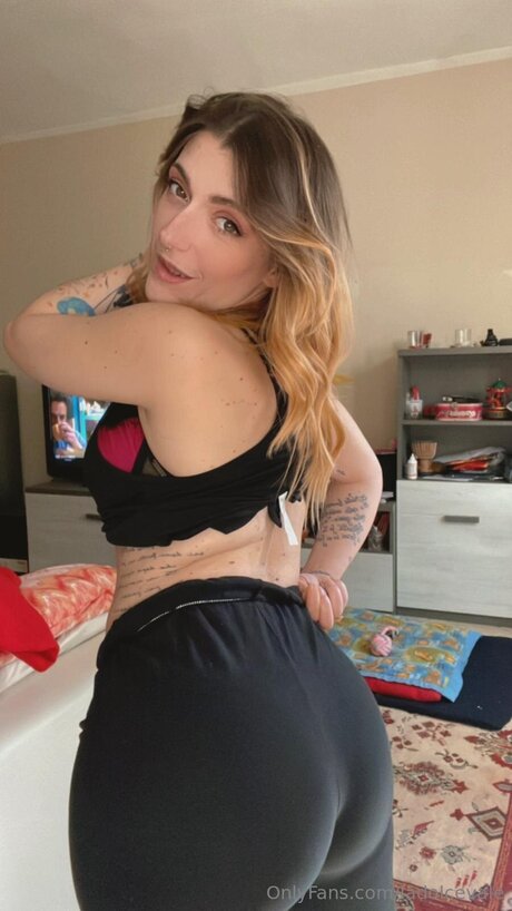 Latuavale freie porno archiv