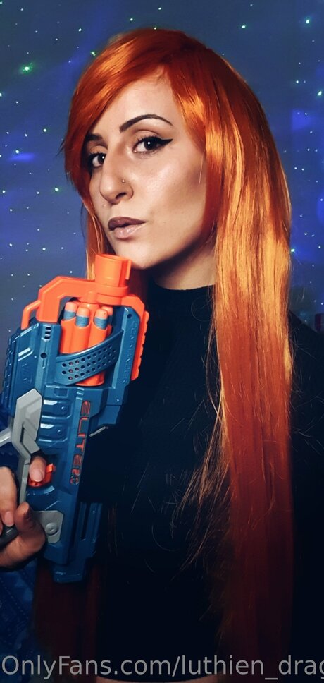 Luthien Dragonstaff pornostar akt bild